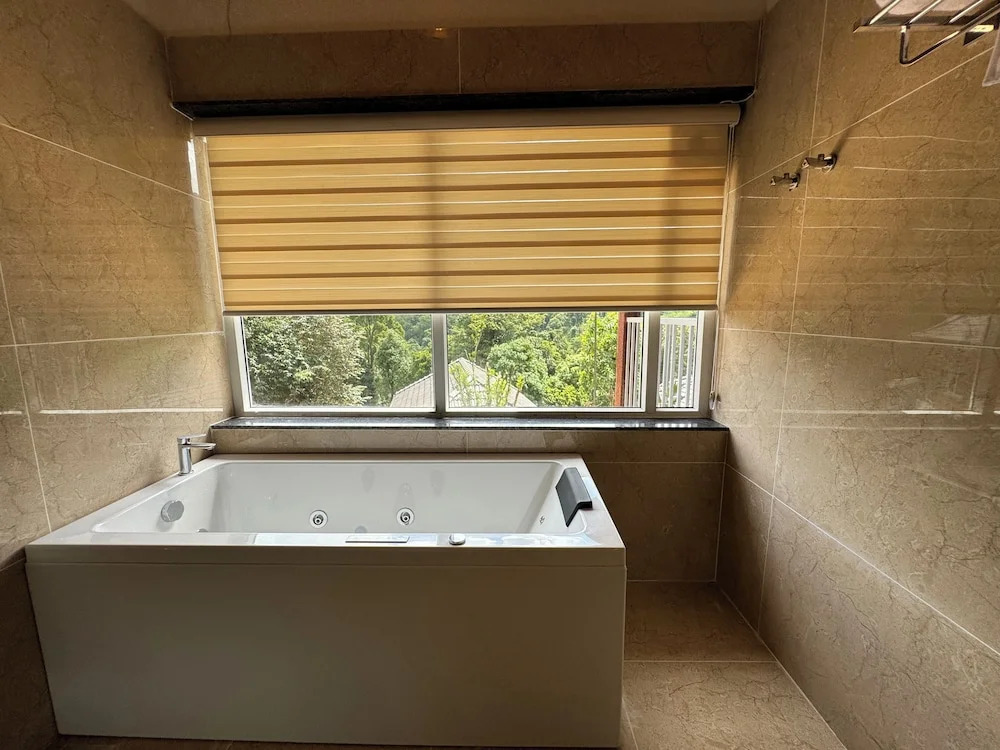 Кушалнагар: Silent Brook Resort - Coorg