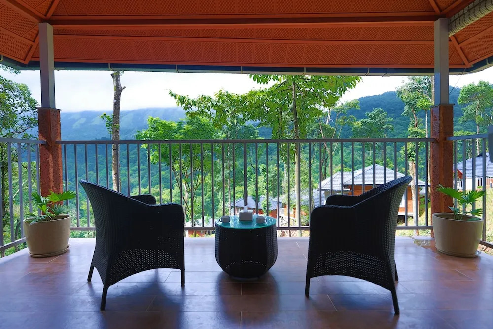 Кушалнагар: Silent Brook Resort - Coorg