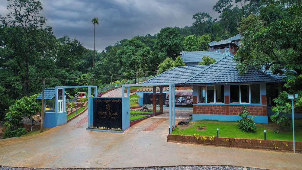 Кушалнагар: Silent Brook Resort - Coorg