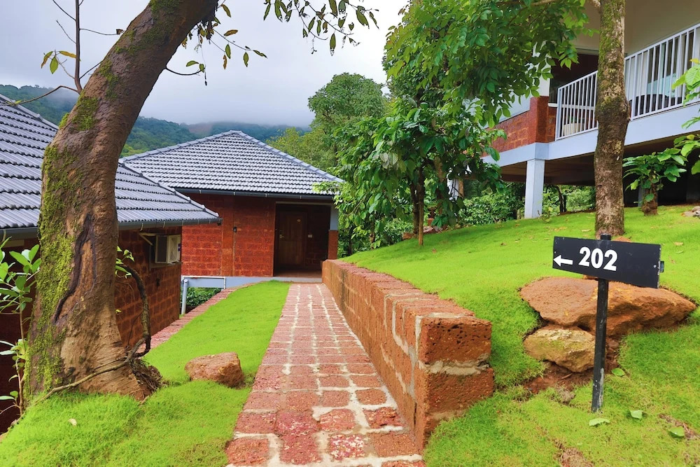 Кушалнагар: Silent Brook Resort - Coorg