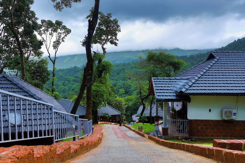 Кушалнагар: Silent Brook Resort - Coorg