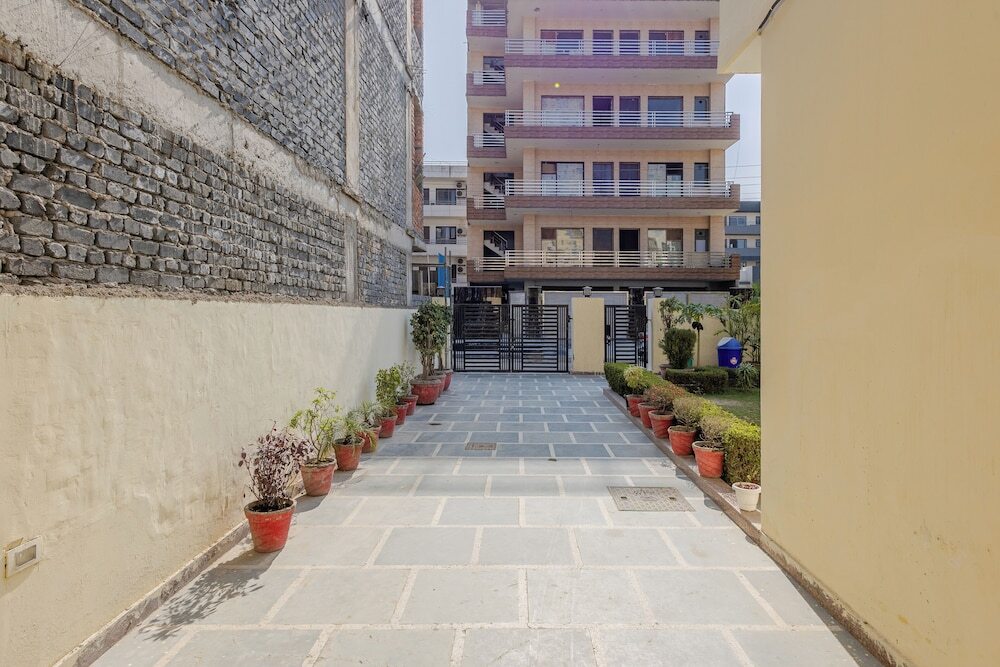 Гуруграм: Lime Tree Studio Near Fortis Gurgaon