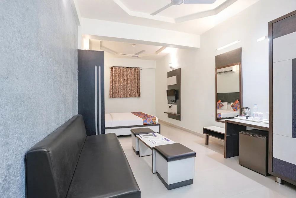 Гандхинагар: FabHotel Skylon