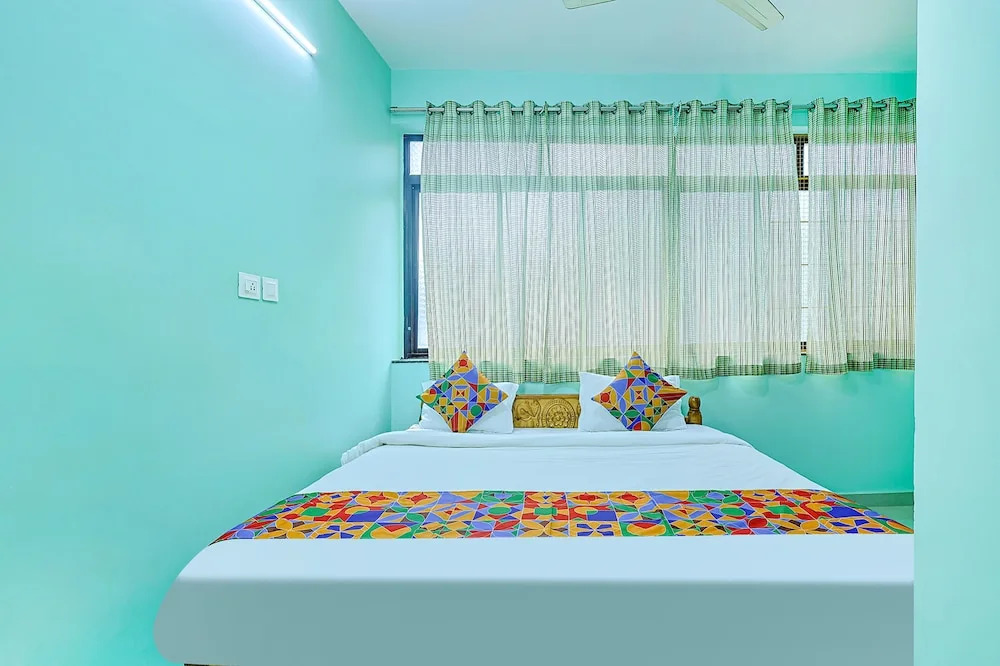 Верем: FabExpress Goa Beach Heaven