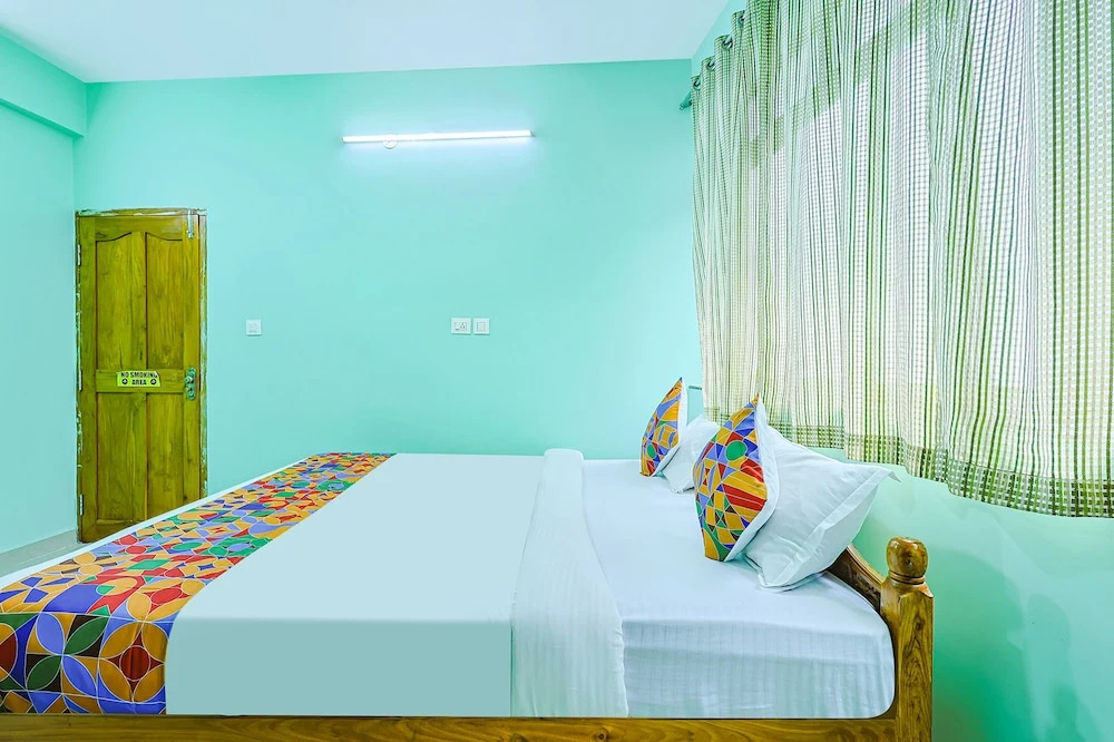 Верем: FabExpress Goa Beach Heaven