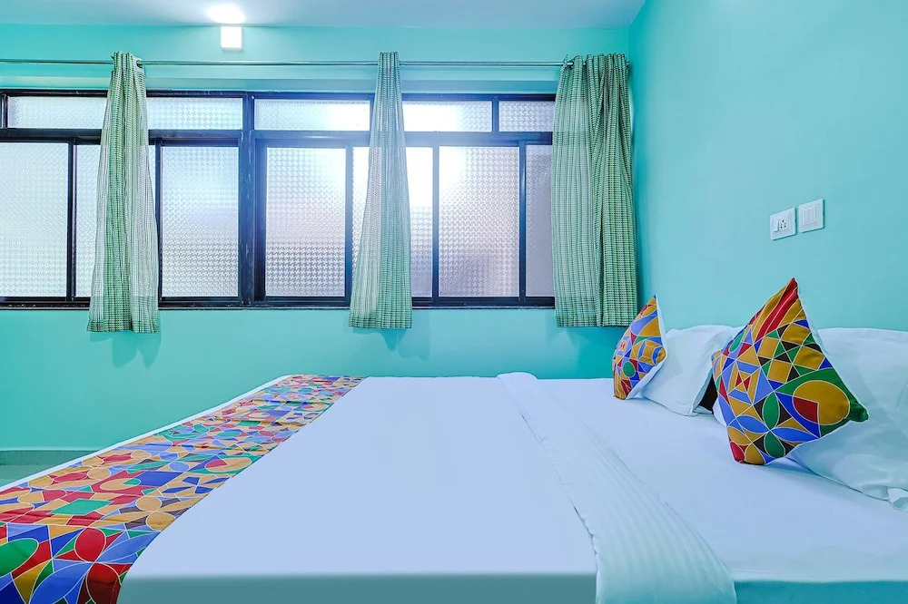 Верем: FabExpress Goa Beach Heaven