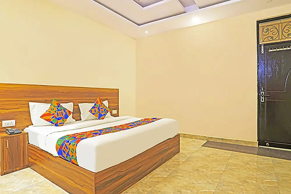 Канпур: FabHotel The Happiness