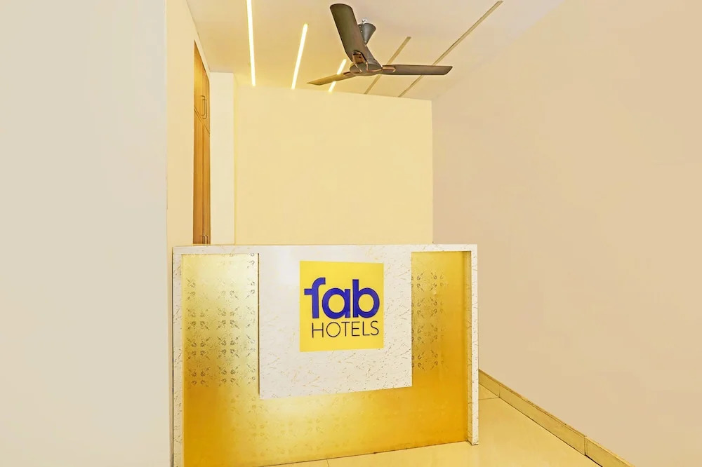 Канпур: FabHotel The Happiness