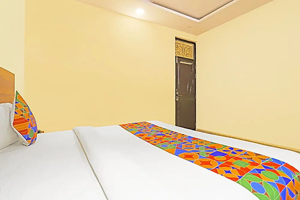 Канпур: FabHotel The Happiness