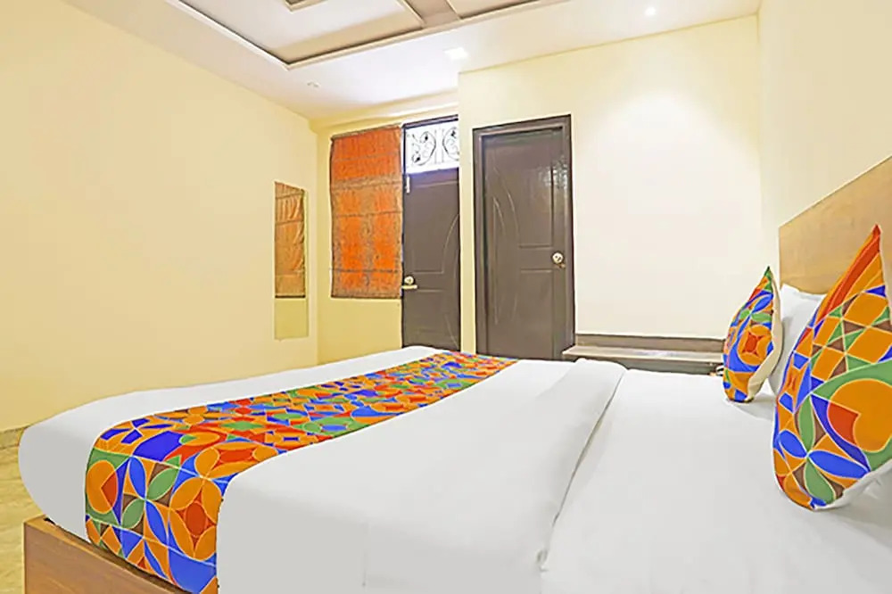 Канпур: FabHotel The Happiness