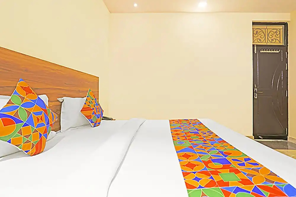 Канпур: FabHotel The Happiness