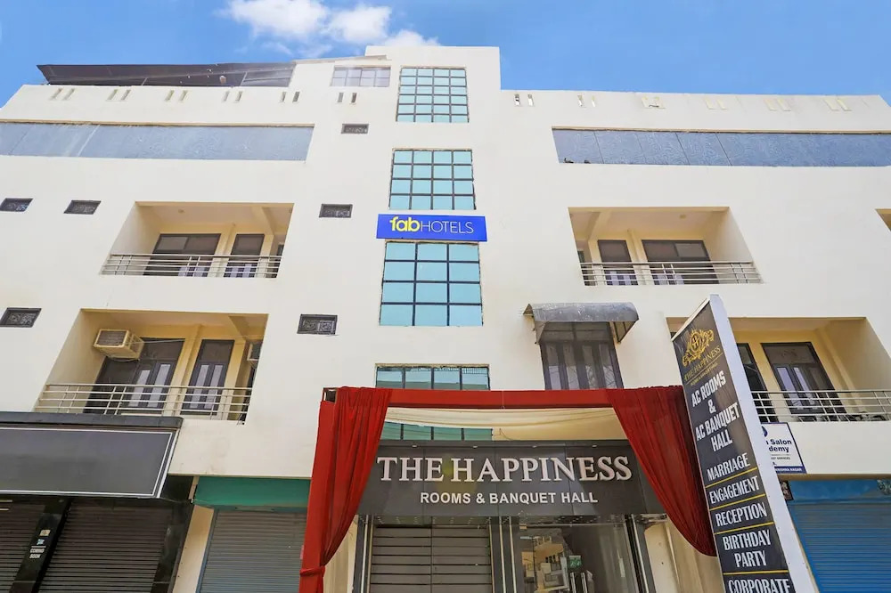Канпур: FabHotel The Happiness