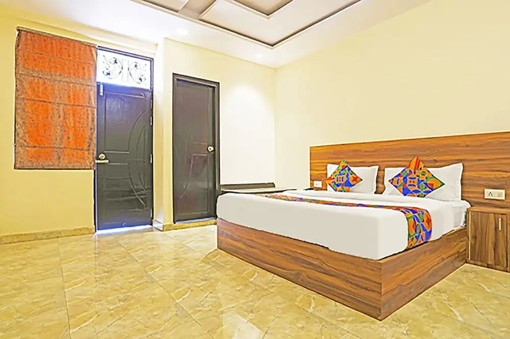 Канпур: FabHotel The Happiness