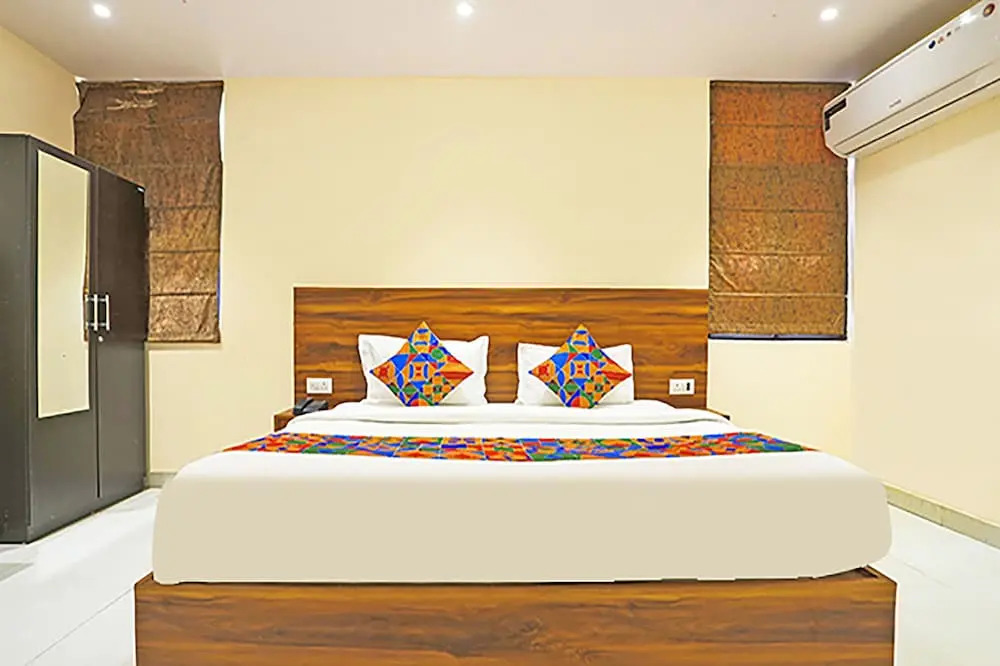Канпур: FabHotel The Happiness
