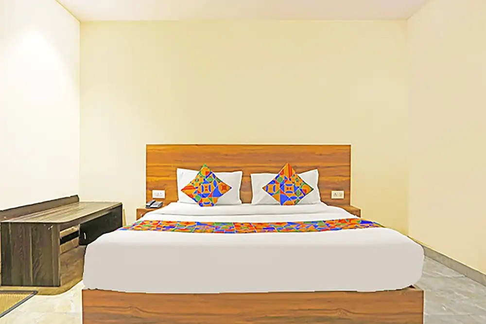 Канпур: FabHotel The Happiness