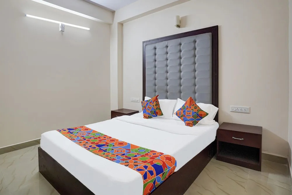 Хосур: FabHotel Leo Grand