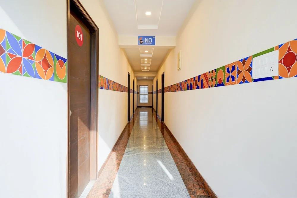 Бангалор: FabHotel Green Wood 5
