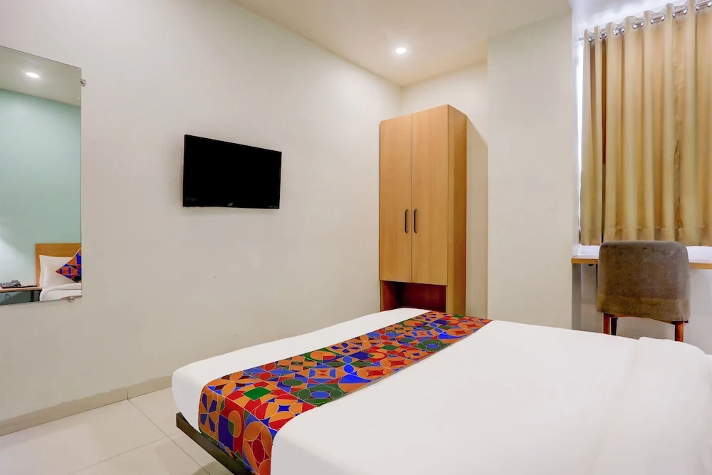 Вадодара: FabHotel Prime Ace II