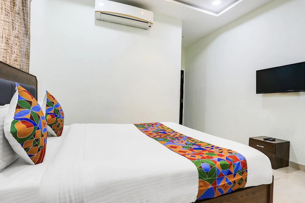 Райпур: FabHotel Johar Inn