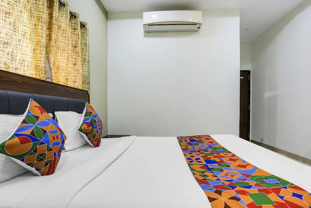 Райпур: FabHotel Johar Inn