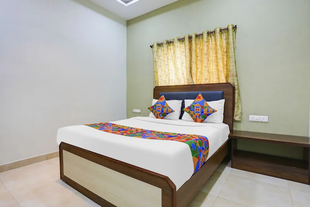 Райпур: FabHotel Johar Inn
