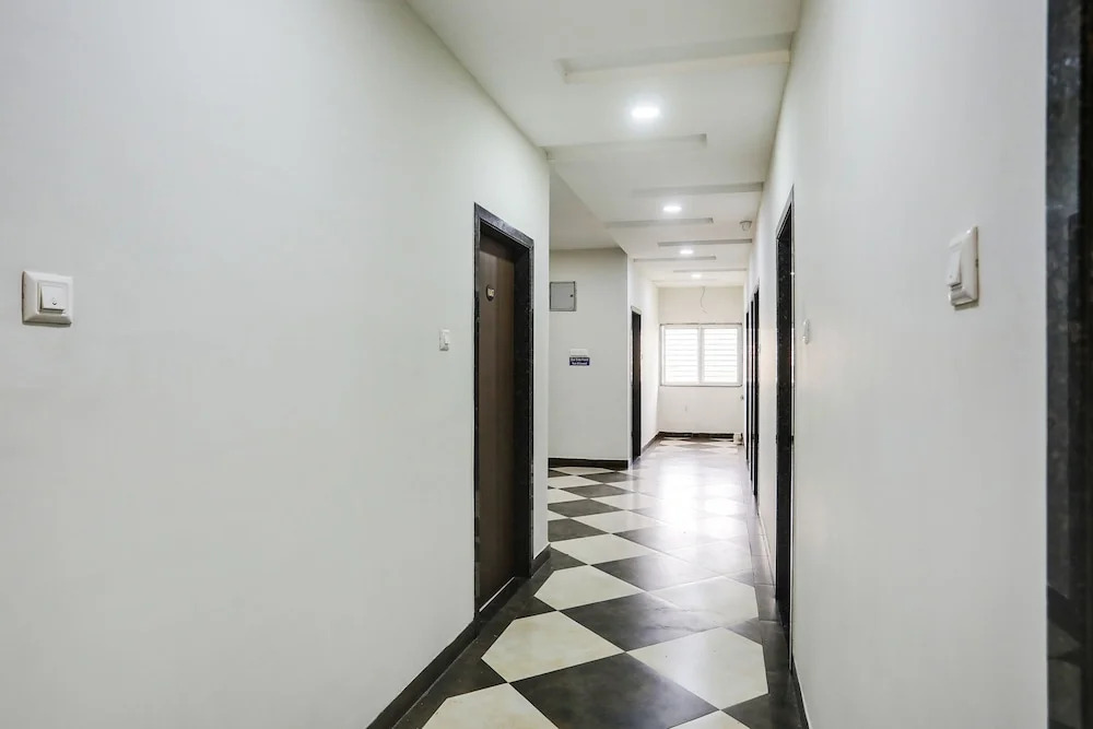 Райпур: FabHotel Johar Inn
