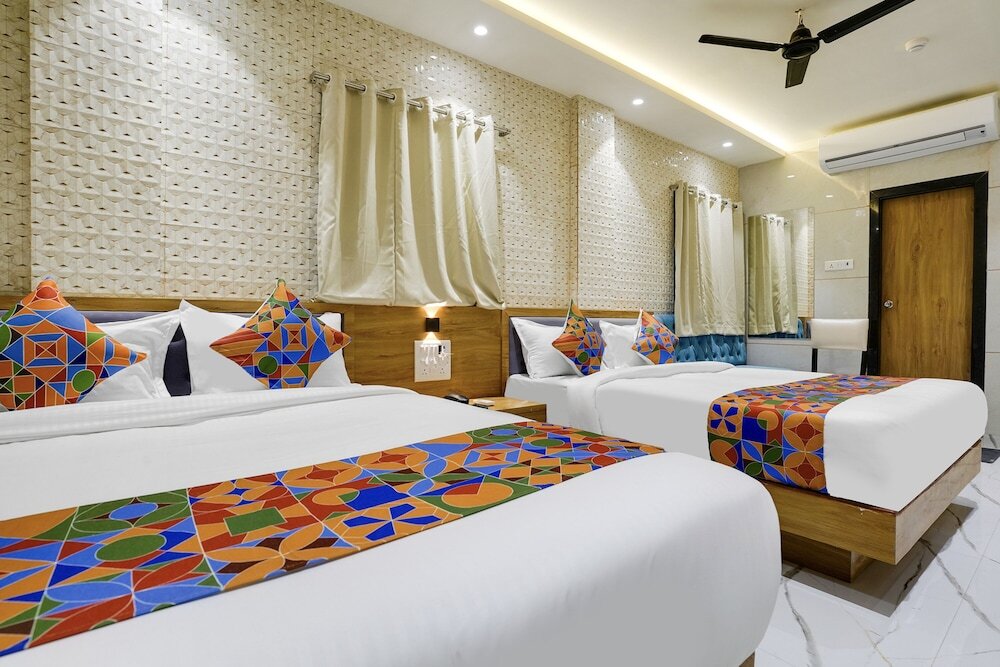 Мумбаи: FabHotel Regal Residency