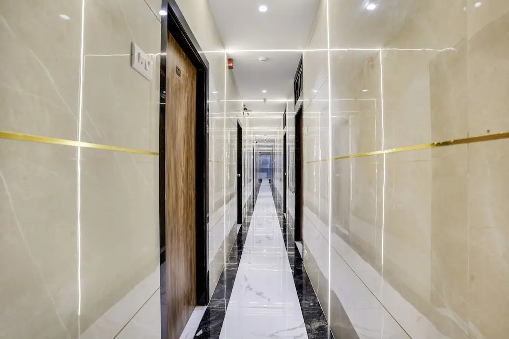Мумбаи: FabHotel Regal Residency