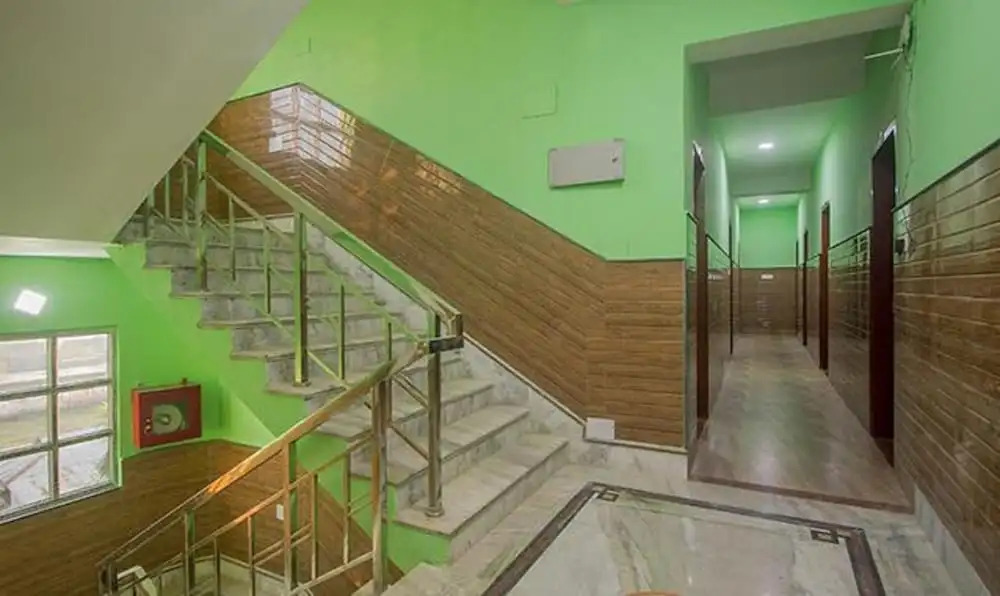 Силигури: FabHotel Utsho