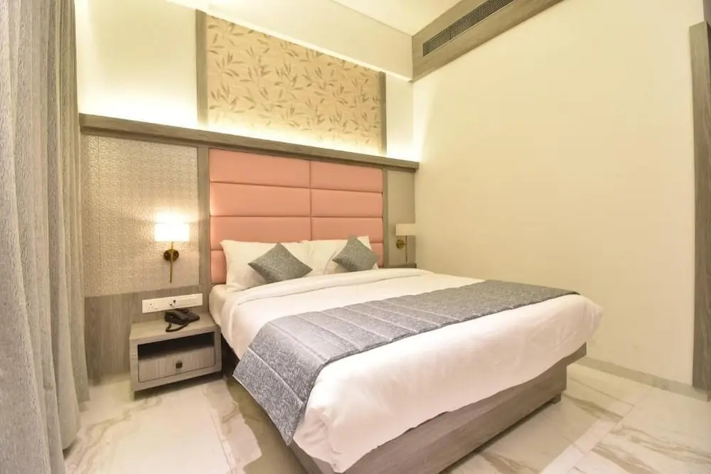 Тхане: La DHALIA By Glitz Hotels