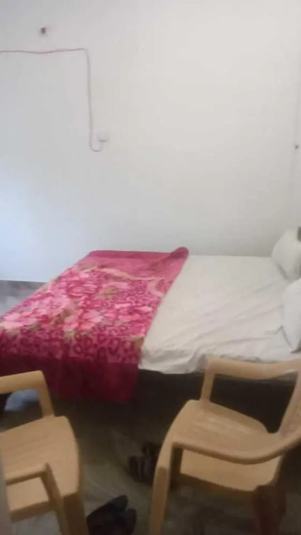 Варанаси: Priyanshu Residency & Kartik Inn Guest