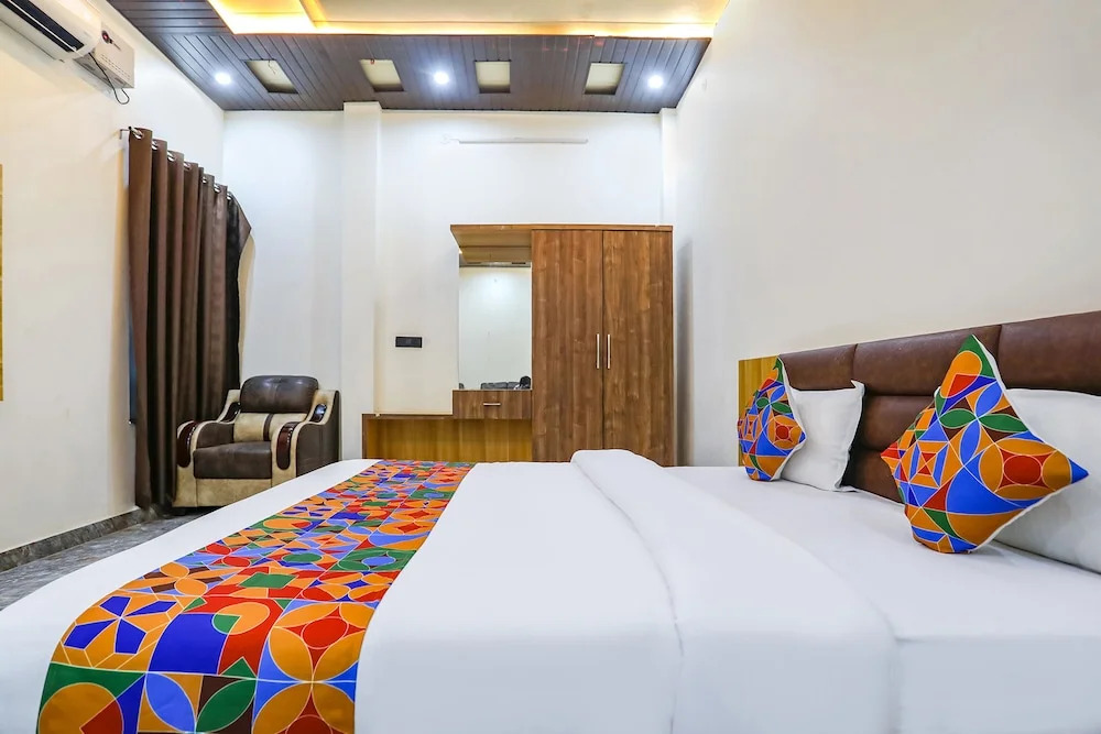 Файзабад: Fabhotel Jb Square Resort