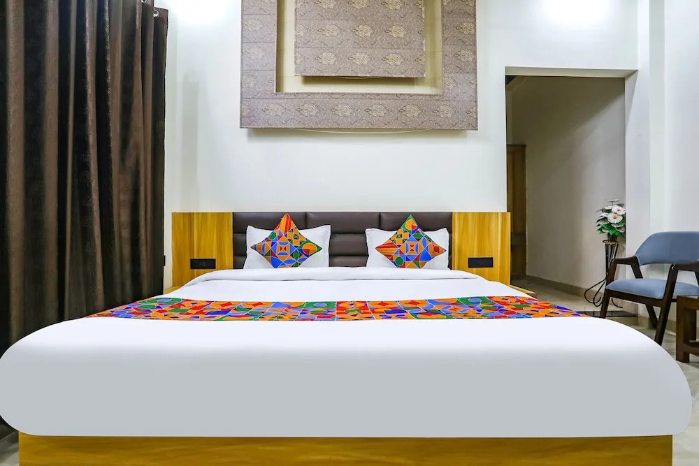Файзабад: Fabhotel Jb Square Resort