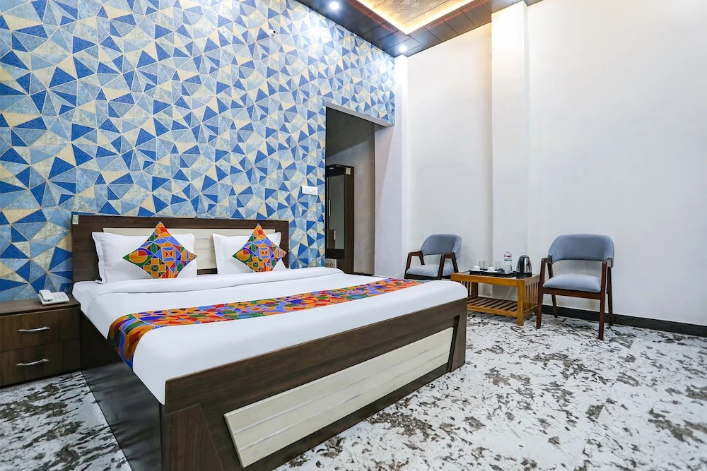 Файзабад: Fabhotel Jb Square Resort