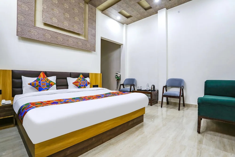 Файзабад: Fabhotel Jb Square Resort