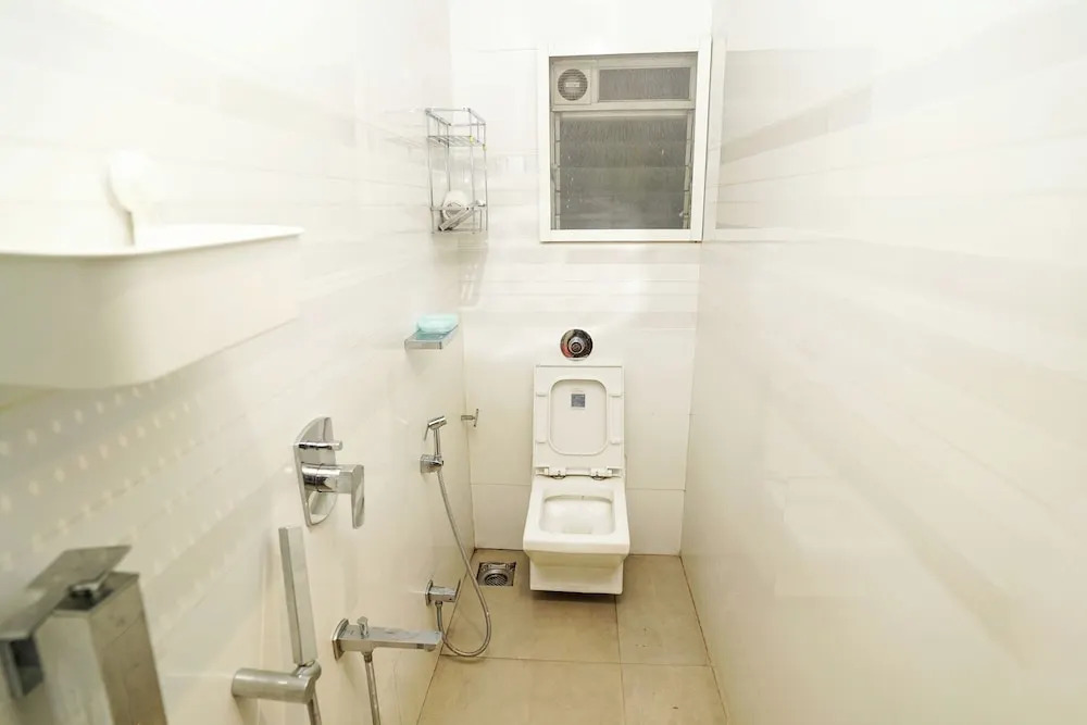 Мумбаи: Zenith Homes - Powai Suites