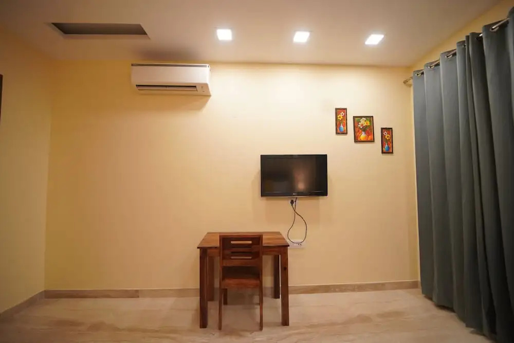 Гуруграм: Lime Tree 3BHK Serviced Apartments DLF 5