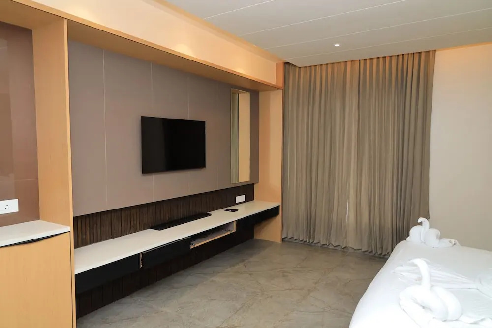 Веллор: Vantara Suites
