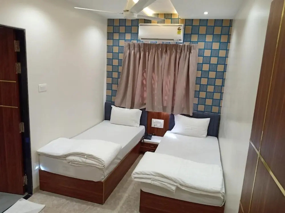 Ахмеднагар: Hotel Suvarnam Residency