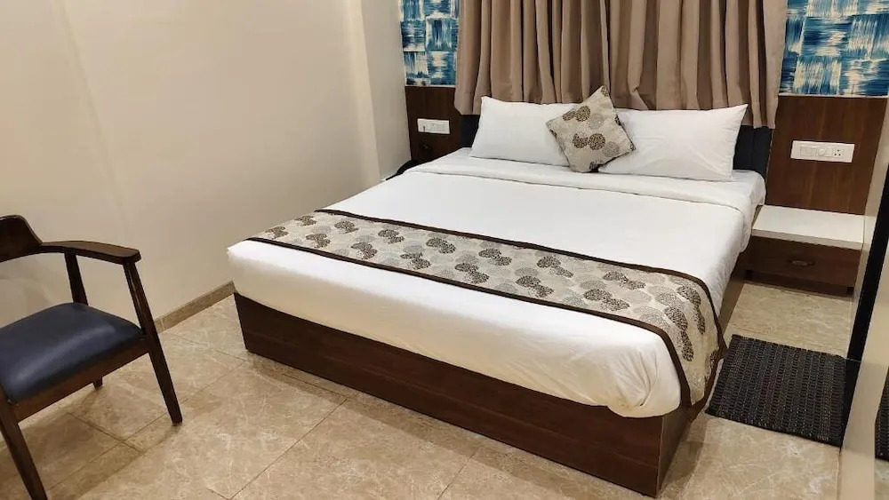 Ахмеднагар: Hotel Suvarnam Residency
