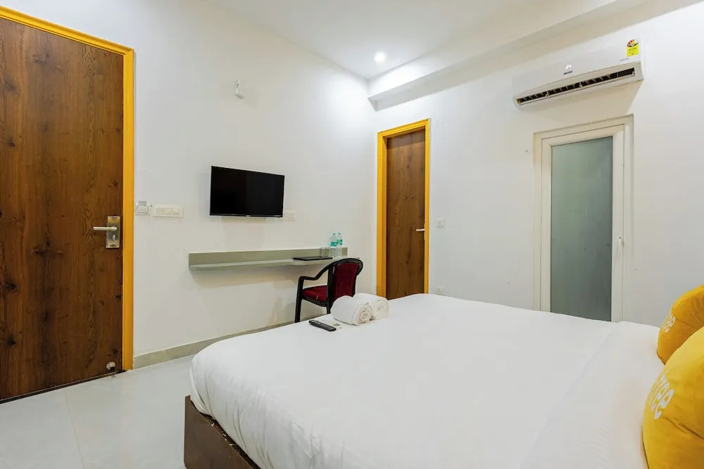 Lime Tree Hotel Genpact Vatika Chowk — фото 4