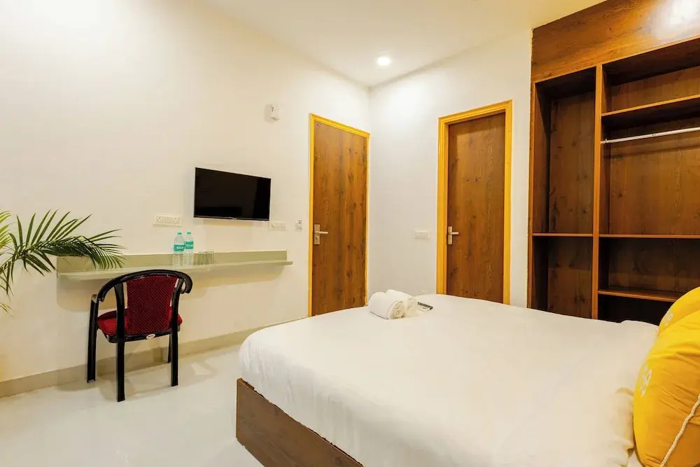 Lime Tree Hotel Genpact Vatika Chowk — фото 5
