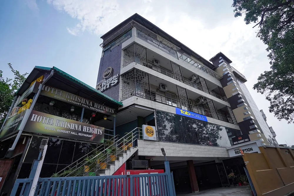 Дехрадун: Fabhotel Krishna Heights