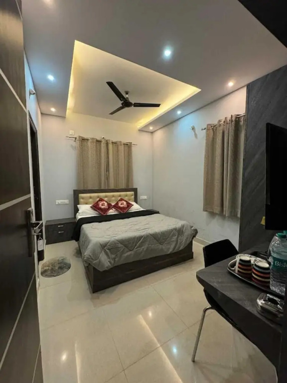 Chikkajala: H&R Paradise Villa