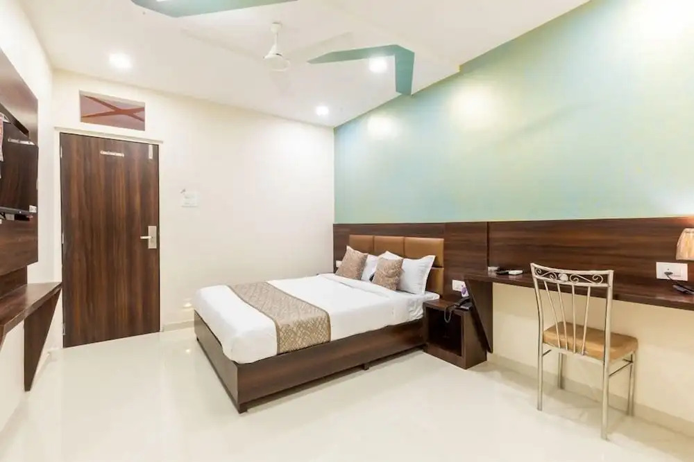 Мумбаи: HOTEL BKC ANNEX near Trade Center