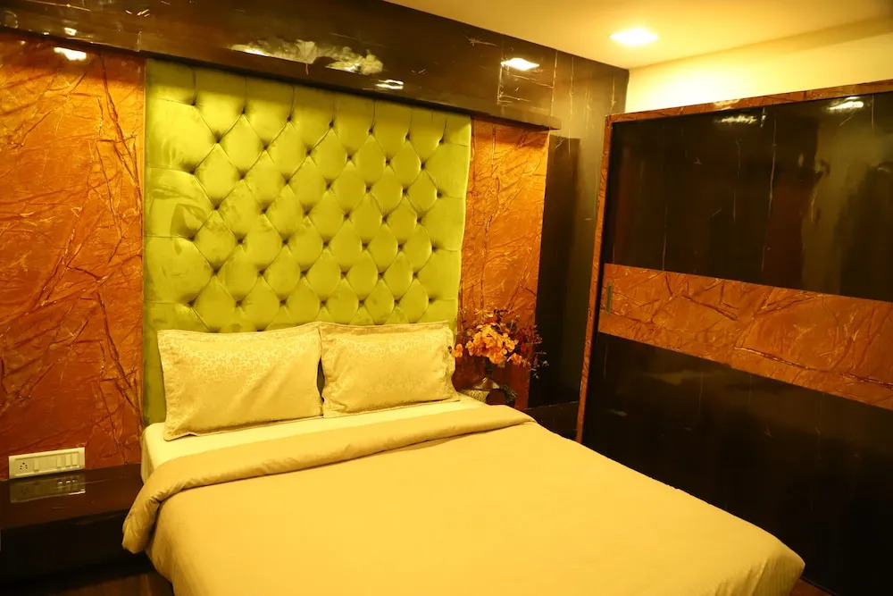 Ширди: mani hotel and restaurant