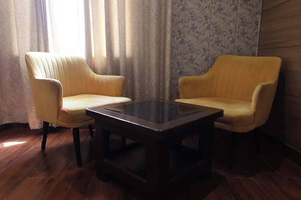 Канпур: Hotel Priydarshan