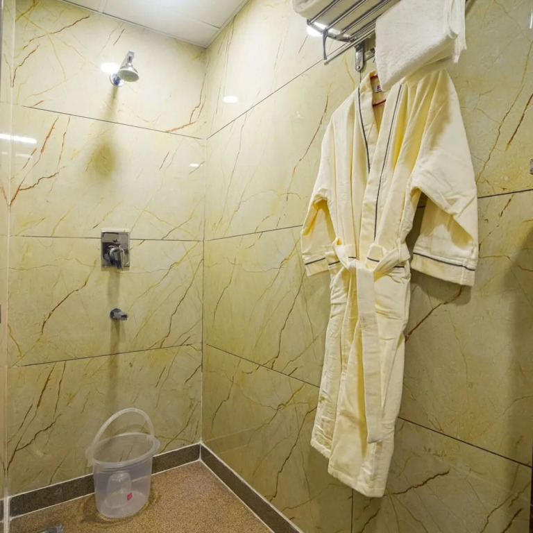 Гуруграм: Lovely 1 bhk Serviced Apartment With Balcony