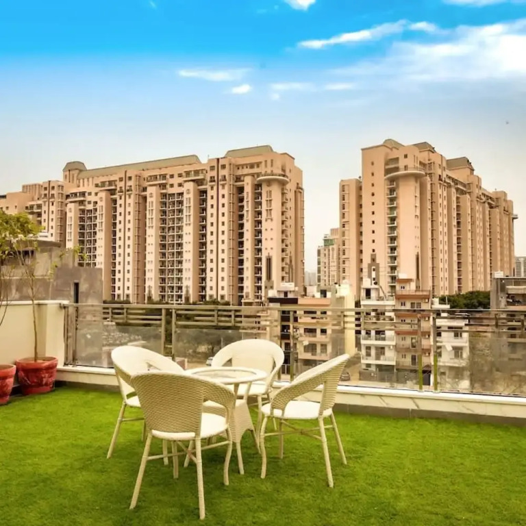 Гуруграм: Relaxing 1 Bhk Service Apartment With Balcony Gym