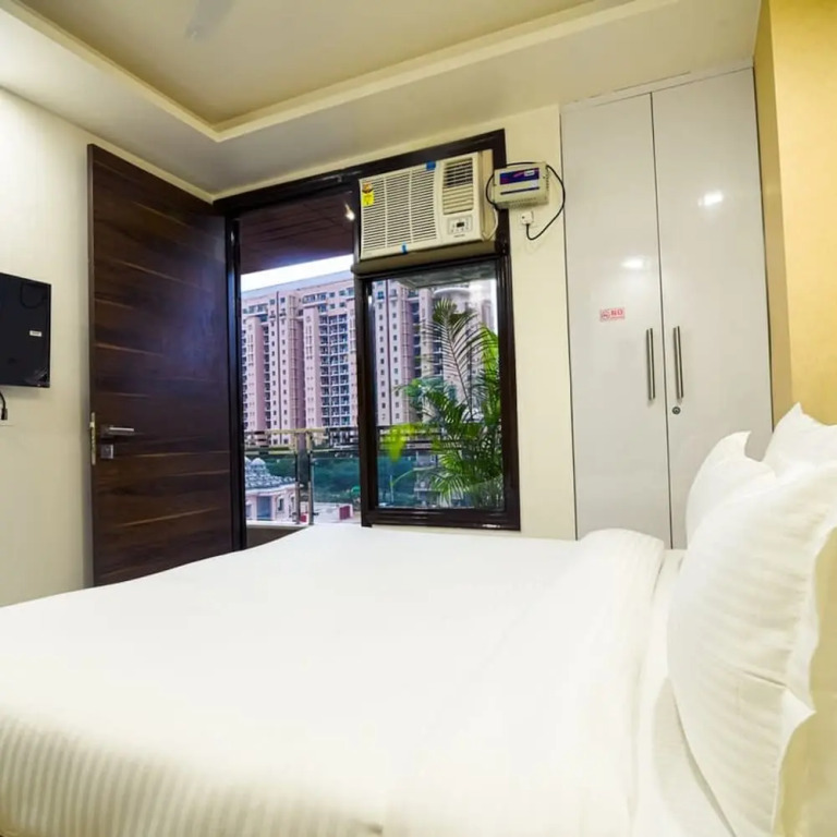 Relaxing 1 Bhk Service Apartment With Balcony Gym — фото 4